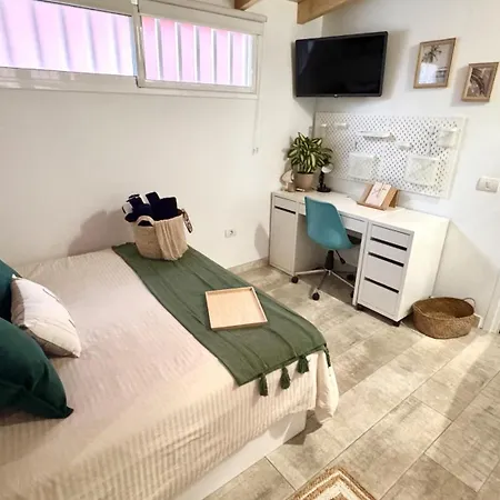 Boho & Heated Pool 别墅 阿罗纳